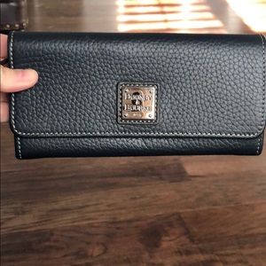 Dooney and Bourke wallet